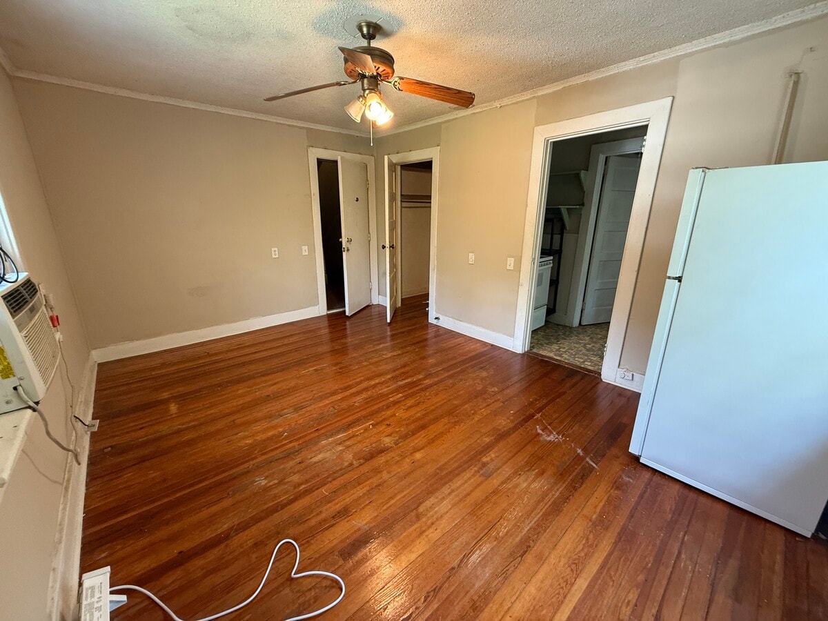 Photo - Grey Gables Apartments Unit 5