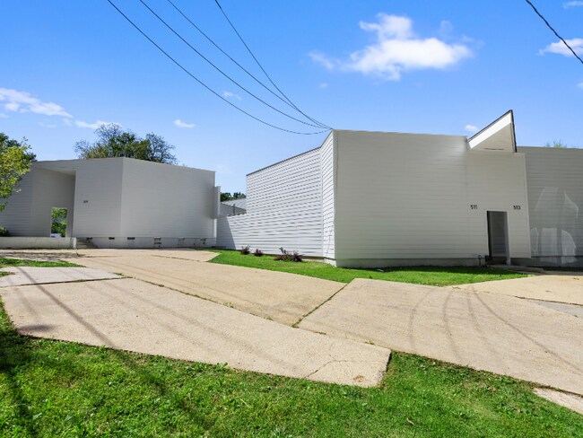 Photo - 509 E Thach Ave