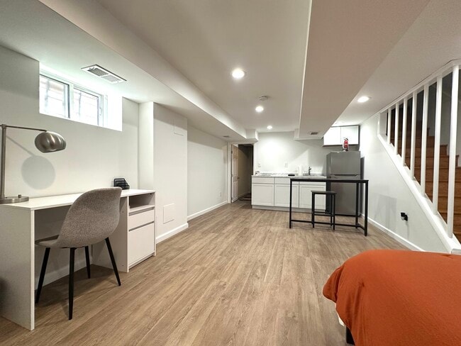 Building Photo - 6036 Sligo Mill Rd NE Rental
