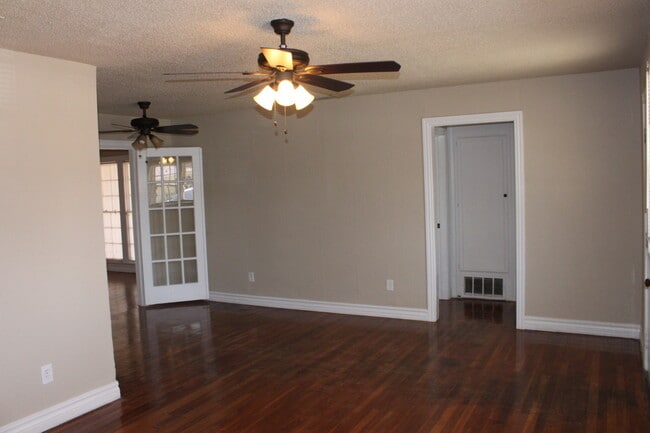 Photo - PRE -LEASING FOR AUGUST ! 4 Bedroom/2 bath House 1.5 Miles from Texas Tech