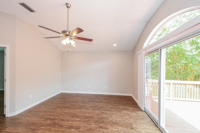 Photo - 3401 Millcrest Dr