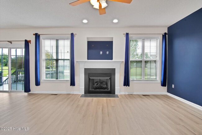 Photo - 817 Willbrook Cir