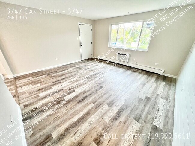 Photo - 3747 Oak St Unit 3747