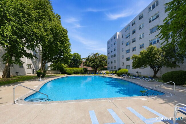 Photo - 889 Farmington Ave Unit 3K
