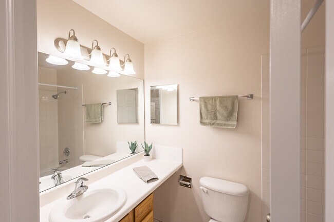 Photo - 1811 Four Lakes Ave