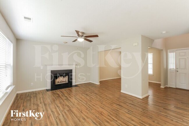 Photo - 127 Meadowvale Ln