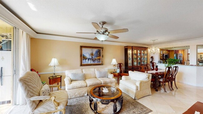 Photo - 1266 S Military Trail Unidad 553