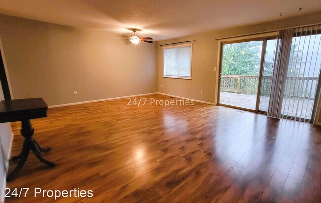 Photo - 3 br, 2 bath House - 1330 SE Beaver Creek ...