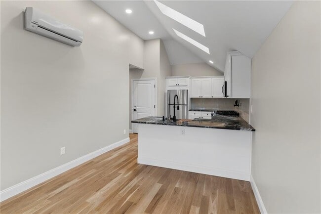 Photo - 376 Arnolds Neck Dr