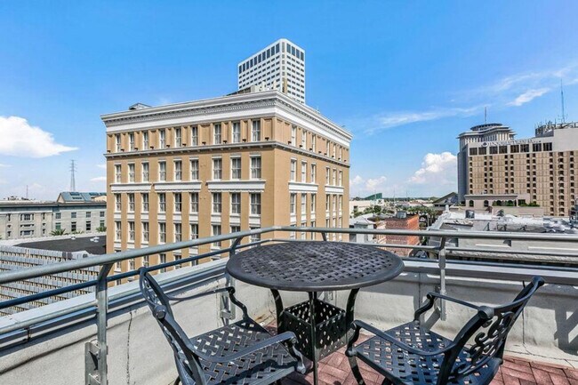 Building Photo - 201 Magazine St Rental