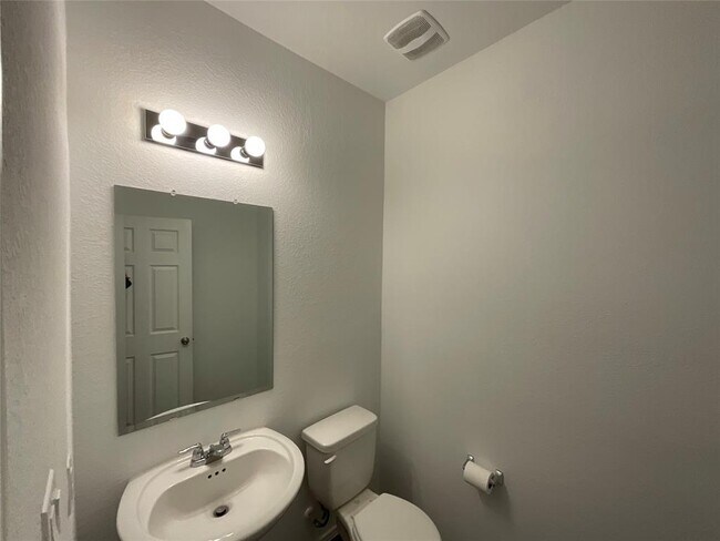 Photo - 128 Banyon Dr