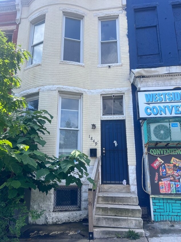 Spacious 4-Bedroom + Bonus Room, 1.5-Bath ... - Spacious 4-Bedroom + Bonus Room, 1.5-Bath ...