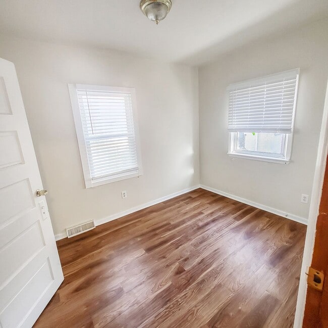 Photo - 603 W 4th St Unit Apt 2