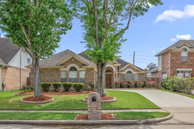 Building Photo - South Marathon Way, Stafford, TX 77477 - 3 BR 2 BA single-family home