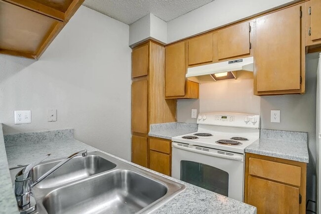 Photo - 1000 River Bend Dr