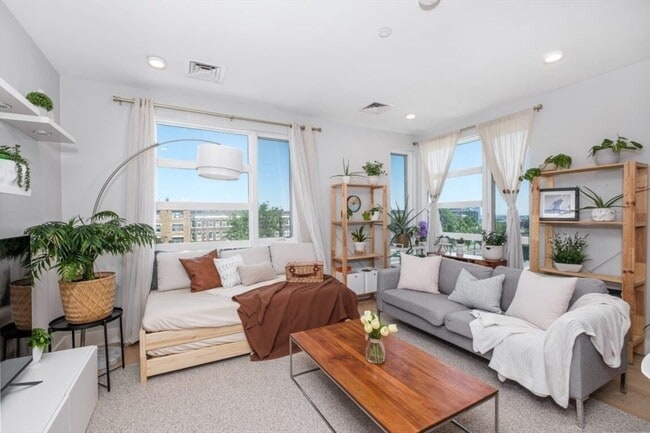 Photo - 1691 Commonwealth Ave Unidad 402