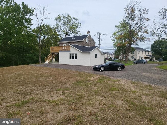 Photo - 607 N Trooper Rd