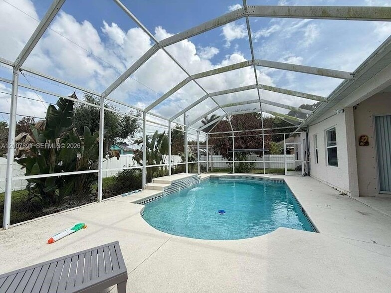 Photo - 2033 SW Beekman St