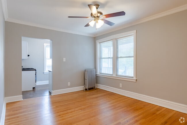 1BR, 1BA - 920SF