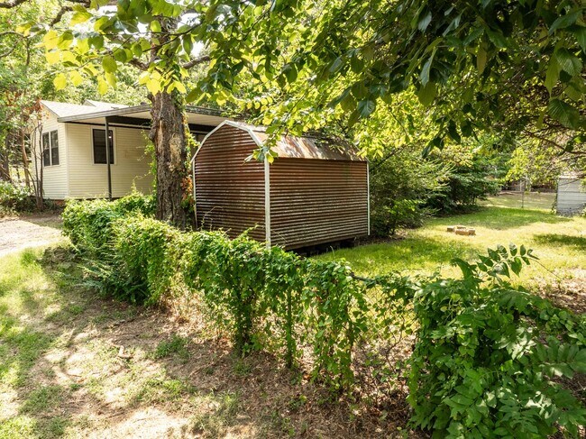Photo - FREE MONTH RENT! Freshly Updated 3 Bedroom House