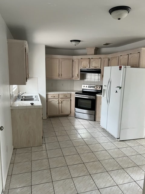 Photo - 2907 Milestone