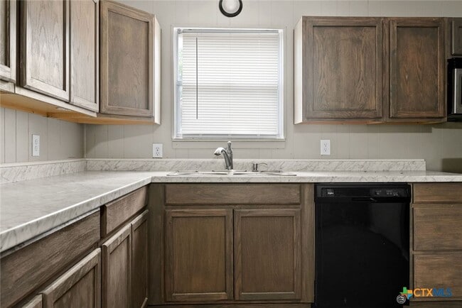 Photo - 110 North Dr