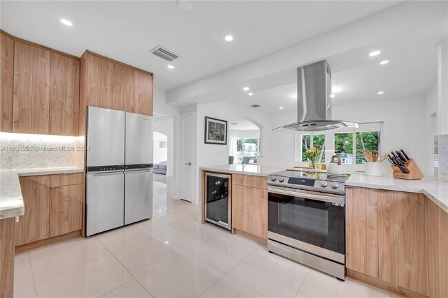 Photo - 741 NE 87th St