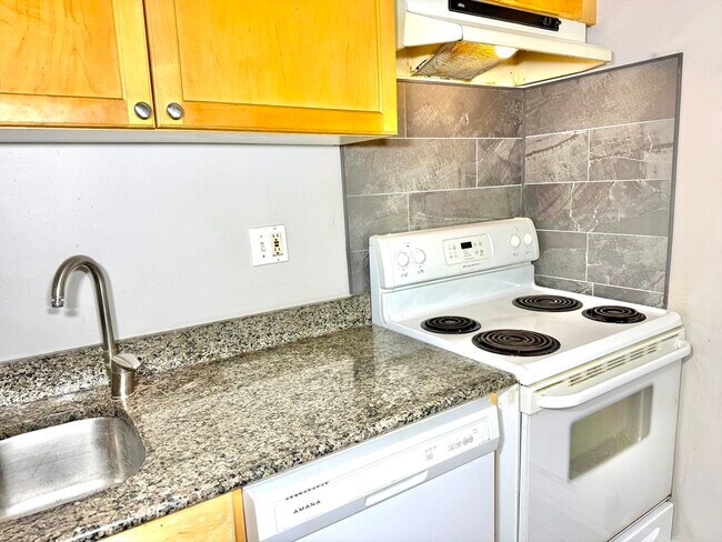 Photo - 880 Broadway Unit 5