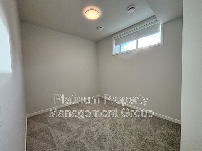 Photo - 45 Creekview Mnr SW