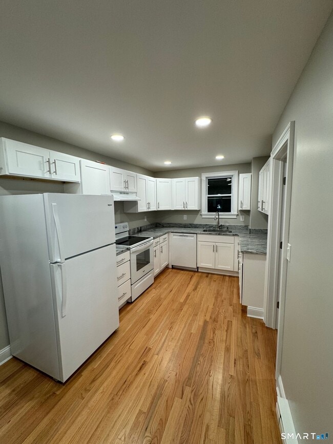 Building Photo - 403 West St Unit 1st FL