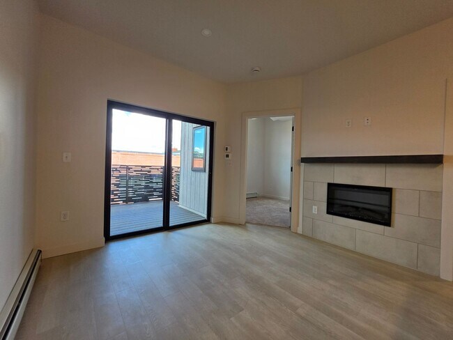 2301 Pearl St Unit 77
