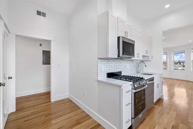 Photo - 401 Columbia St