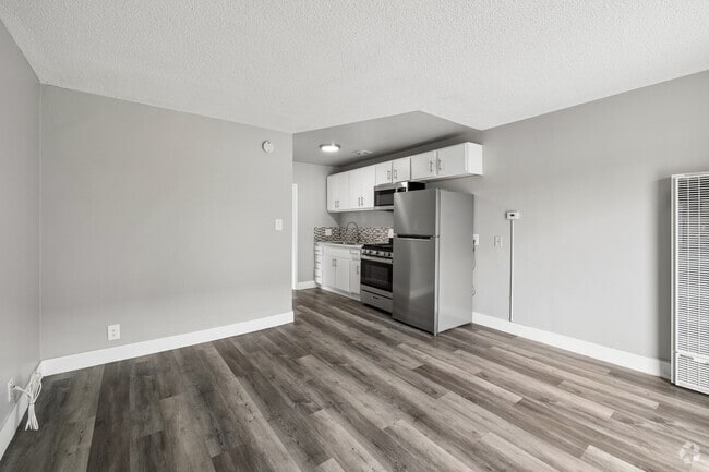 1BR, 1BA - 500SF - Living Room