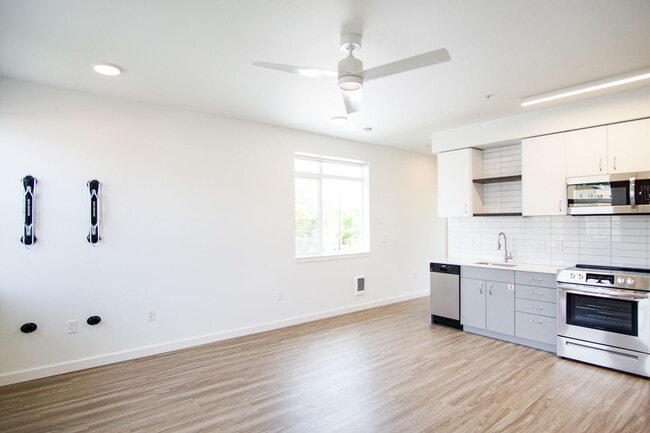 Building Photo - Spacious 1-Bedroom w/Condo-Grade Finishes + Balcony! Unit 303