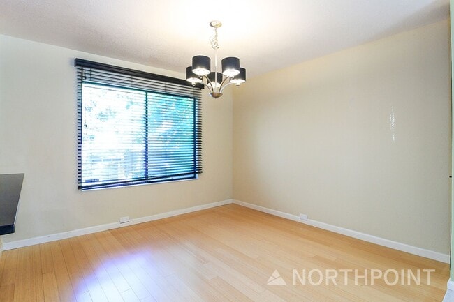 Photo - 2BR/2BA | Newly Renovated Unit | Community pools | In Woodside Sierra! Unidad 2