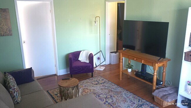 Photo - Cozy 1-Bedroom Condo Near the Marina and D...