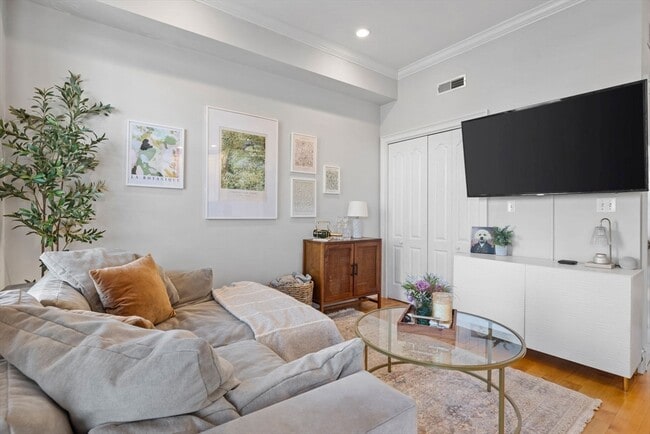 Photo - 109 N St Unit 3