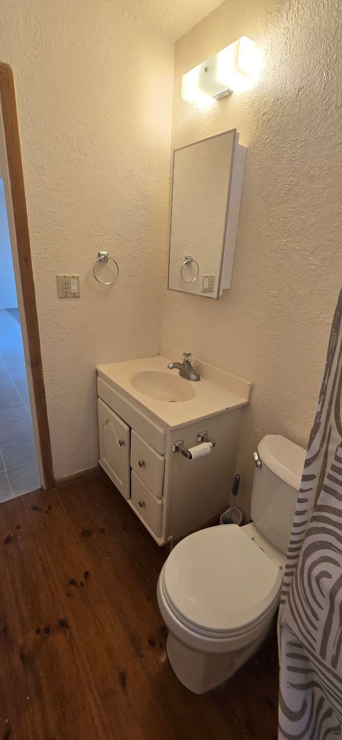 Photo - 2518 Applegate Ave