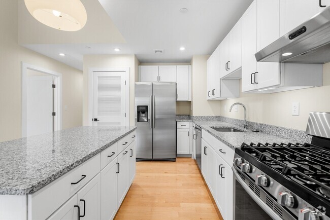 Building Photo - 2489 Washington St Unit 2A Rental