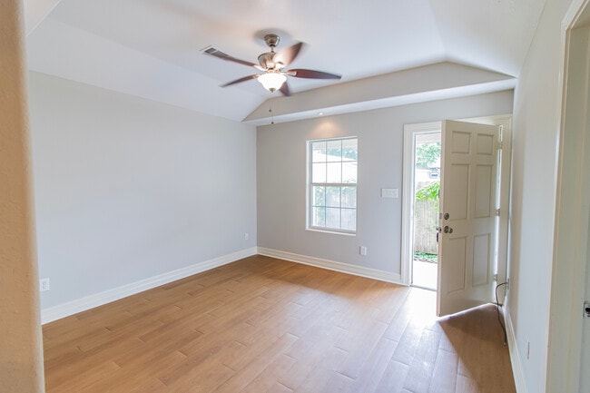 Photo - 304 Truman St,