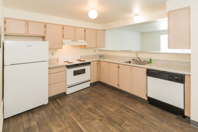 Photo - Summit Creek Apartments