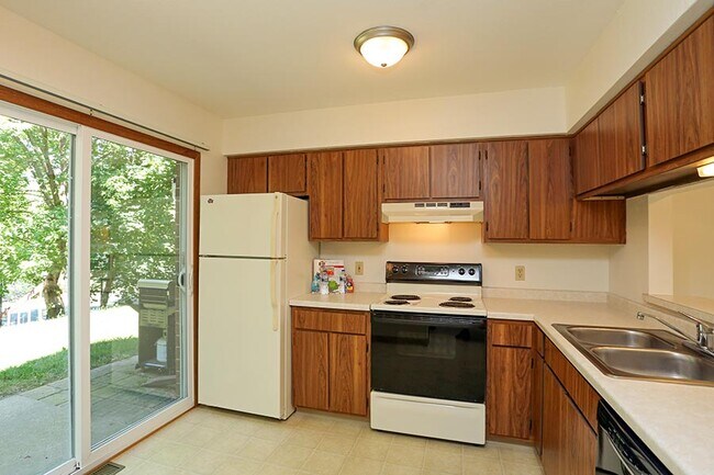 Summit Lake Apartments and Townhomes