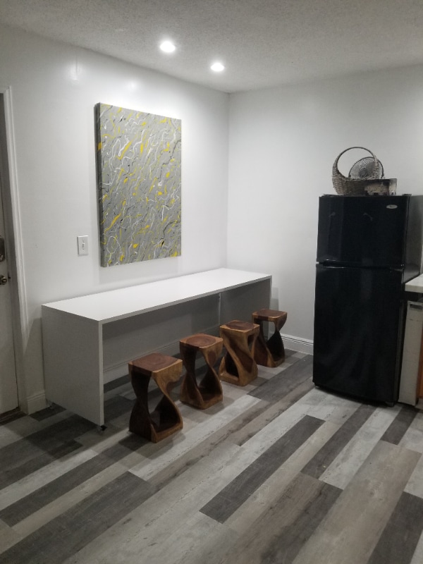 Photo - 1585 Maxwell Ln