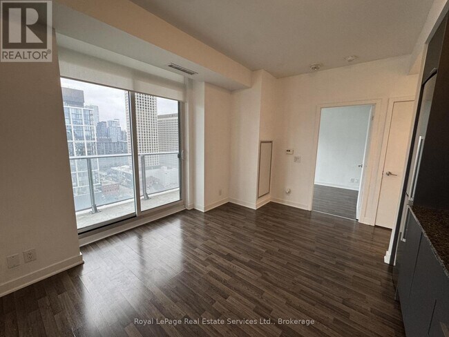 Photo - 120 Parliament St Unité 1912