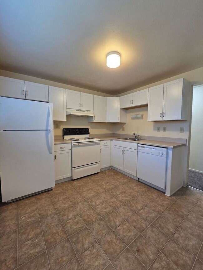 Photo - Charming 2-Bedroom Lower-Level Home in Brookwood Village!