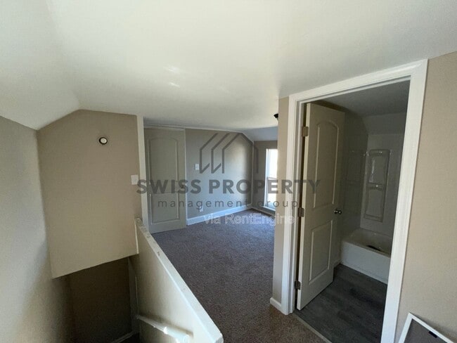 Photo - 1887 Robert St