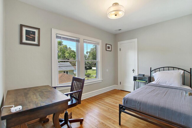 Photo - 1402 N Jackson St Unidad 2