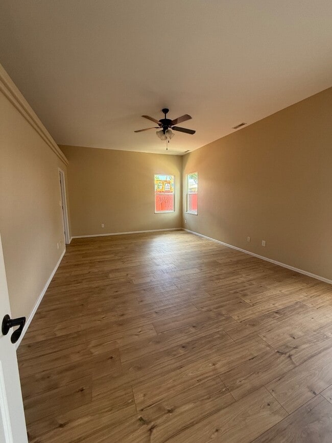 Photo - 450 Juniper St