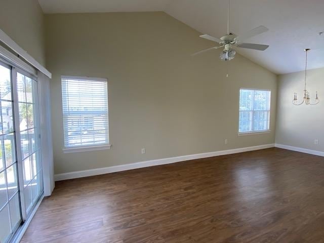 Photo - 736 Algonquin Dr