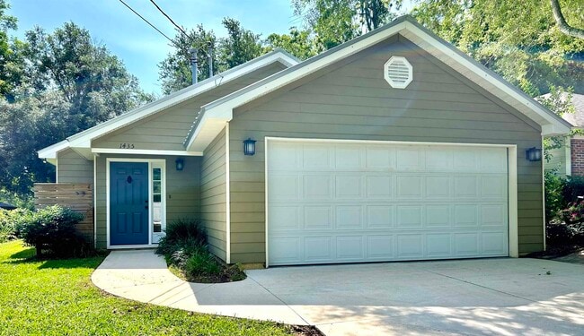 Photo - 1435 Pine St